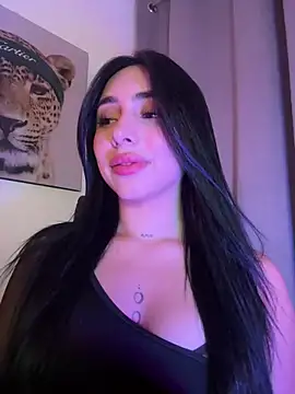 IsabellaNoir  online show from May 8, 2026, 12:27 am