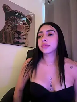 IsabellaNoir  online show from June 6, 2026, 9:30 pm