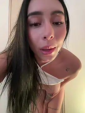 Snapshot of IsabellaNoir_ chatting on July 18, 2026, 5:17 pm IsabellaNoir online show from July 18, 2026, 5:17 pm