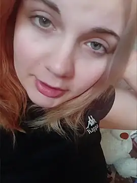 LoisFox online show from May 17, 2026, 6:11 am