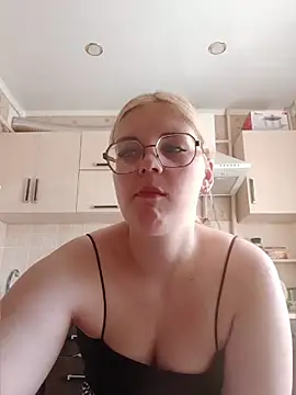 LoisFox online show from June 6, 2026, 6:51 am