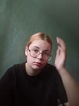 LoisFox online show from July 28, 2026, 12:12 pm