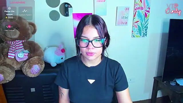 angelina 77 online show from June 23, 2026, 1:25 am