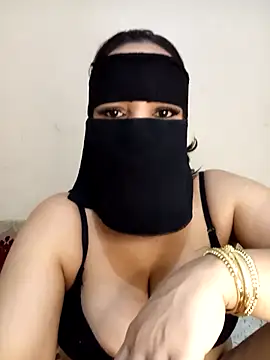 Anaxx arabHott online show from April 28, 2026, 4:01 pm
