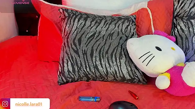 Snapshot of Kitty_rose01 chatting on May 13, 2026, 11:18 am Kitty rose01 online show from May 13, 2026, 11:18 am