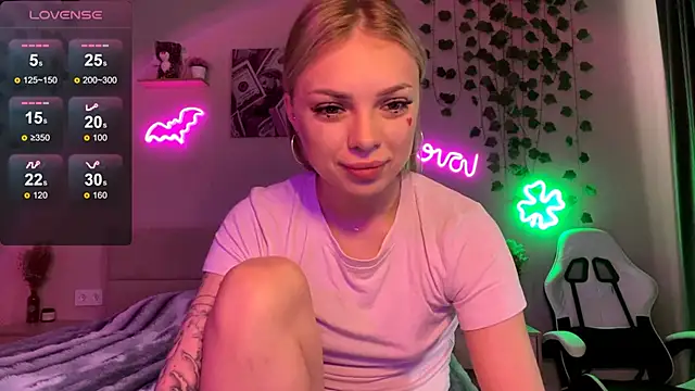 CandyRass online show from May 30, 2026, 7:49 am