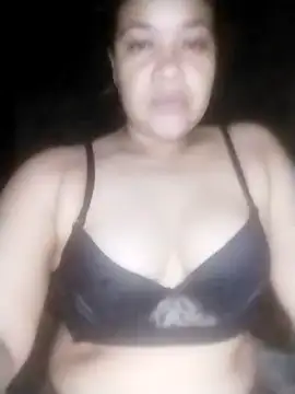 GinebraFire online show from April 22, 2026, 5:43 am