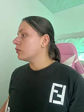Snapshot of Ivonny_Goldie chatting on July 16, 2026, 11:00 pm Ivonny Goldie online show from July 16, 2026, 11:00 pm