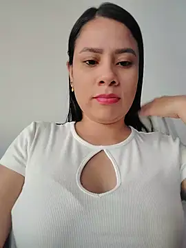 Nicol Alvarez1 online show from June 18, 2026, 9:52 pm