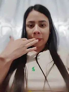 Nicol Alvarez1 online show from July 12, 2026, 6:59 am