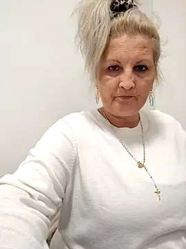 Divineblond online show from October 29, 2025, 4:31 pm