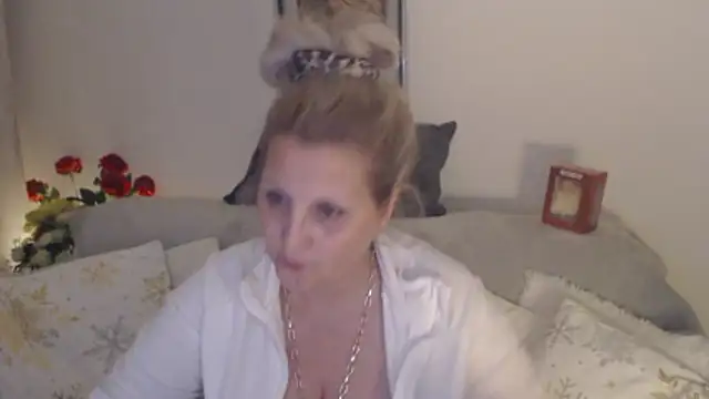 Divineblond online show from March 1, 2026, 9:06 pm