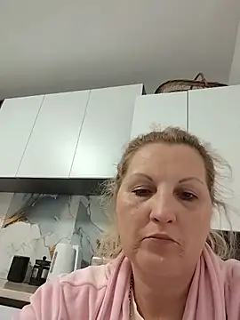 Divineblond online show from March 18, 2026, 1:53 am