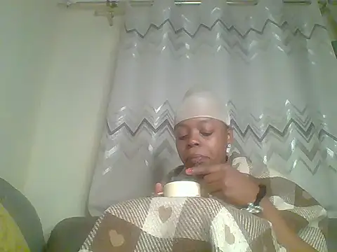 Snapshot of fentyvee chatting on July 18, 2026, 11:52 pm fentyvee online show from July 18, 2026, 11:52 pm