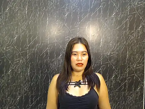 ur prettychelsie online show from April 24, 2026, 8:22 pm