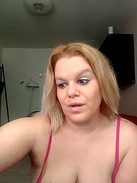 Maryquenn online show from June 23, 2026, 12:25 pm