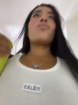 SaryJonex online show from May 5, 2026, 2:14 pm