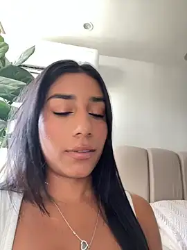 Snapshot of SaryJonex chatting on July 15, 2026, 2:33 pm SaryJonex online show from July 15, 2026, 2:33 pm