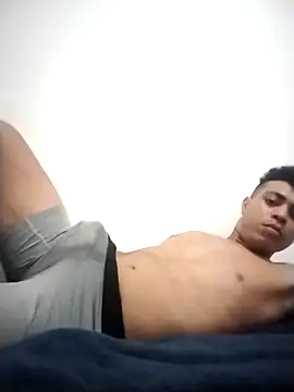 axelnoirx online show from April 24, 2026, 10:23 pm