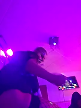 KingaCookies online show from April 26, 2026, 12:08 am