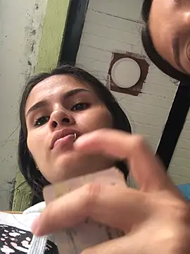 iris098765 online show from April 29, 2026, 2:43 pm