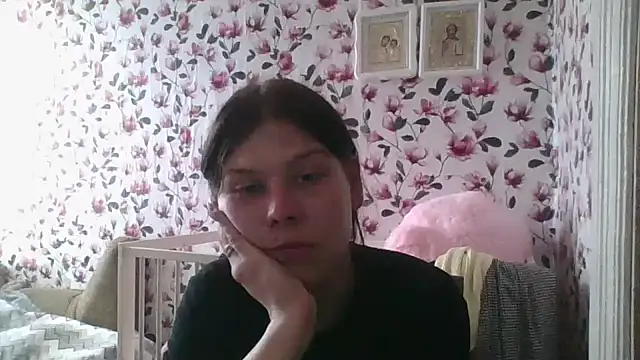 EmmaDavee online show from April 25, 2026, 10:29 am