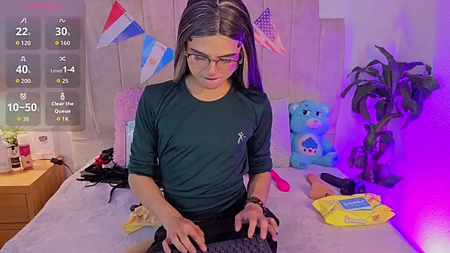 Emily hall19 online show from June 30, 2026, 8:21 pm