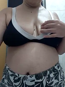 SweetyNaugthy online show from April 25, 2026, 5:32 am