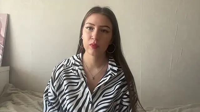 AnfisaJess online show from May 6, 2026, 5:14 am