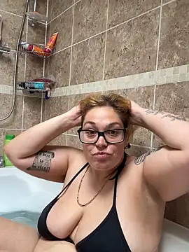 SecretRavenXO online show from May 16, 2026, 12:26 pm