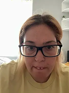 SecretRavenXO online show from May 29, 2026, 12:14 pm
