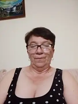 KetQueen101 online show from June 18, 2026, 8:57 pm