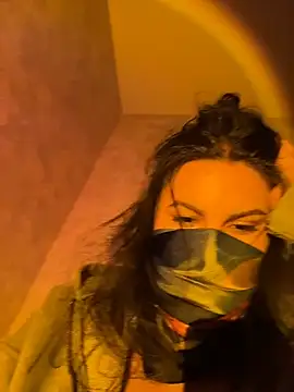 RoseSavoy online show from April 24, 2026, 7:49 pm