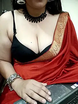 Snapshot of Aayaat__ chatting on June 20, 2026, 6:16 am Aayaat online show from June 20, 2026, 6:16 am