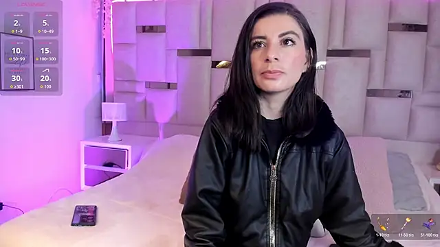 mariana  thompson online show from July 30, 2026, 2:21 am