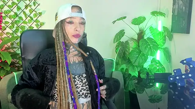 Lucy Doll8 online show from June 20, 2026, 11:18 pm