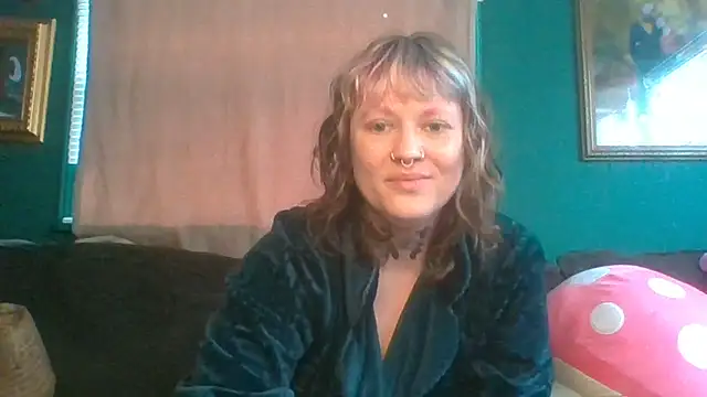 RosieSwitchBitch online show from May 3, 2026, 4:13 pm
