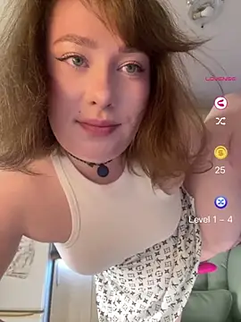 Snapshot of BettyRussian chatting on April 25, 2026, 10:07 am BettyRussian online show from April 25, 2026, 10:07 am