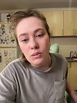 Snapshot of BettyRussian chatting on April 26, 2026, 4:21 am BettyRussian online show from April 26, 2026, 4:21 am