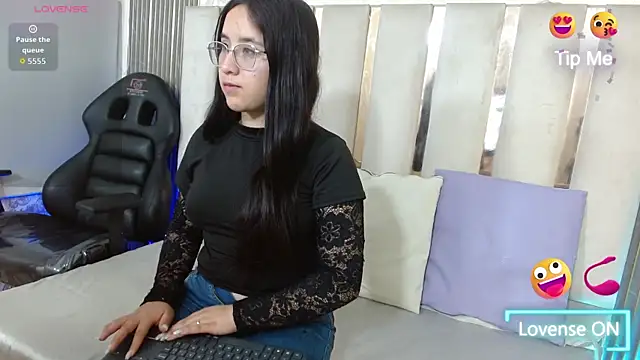 MADDISSON TAY online show from June 22, 2026, 11:51 am