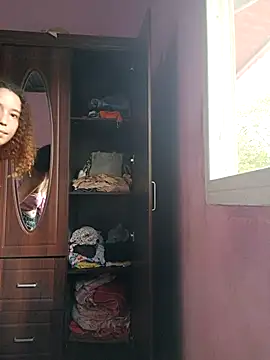 sofia0303 online show from May 5, 2026, 3:53 pm