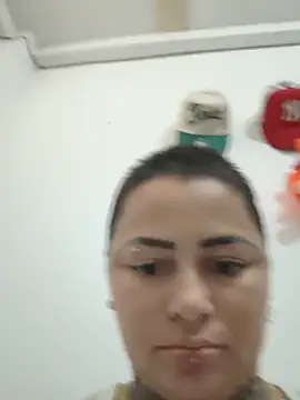 romina23 online show from May 27, 2026, 7:55 pm