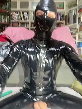 crazytranny online show from May 12, 2026, 9:39 am