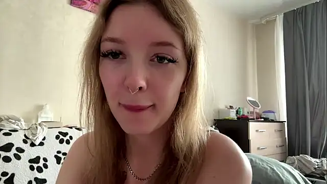 Elinthegreat online show from July 6, 2026, 9:39 am