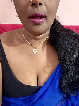 Snapshot of Sunitha-tamilponu chatting on May 13, 2026, 7:00 pm Sunitha-tamilponu online show from May 13, 2026, 7:00 pm