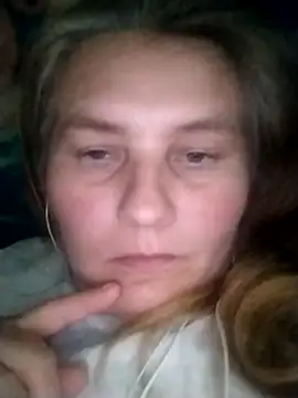 Snapshot of IrisMaris37 chatting on June 27, 2026, 1:28 pm IrisMaris37 online show from June 27, 2026, 1:28 pm