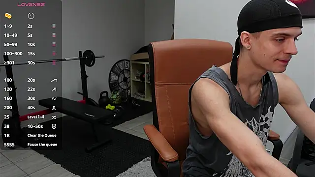 Snapshot of David_Heath chatting on July 13, 2026, 4:48 am David Heath online show from July 13, 2026, 4:48 am