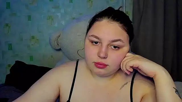 LillyHaigh online show from May 3, 2026, 11:00 pm