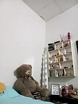 Luna Morch online show from May 15, 2026, 6:31 am