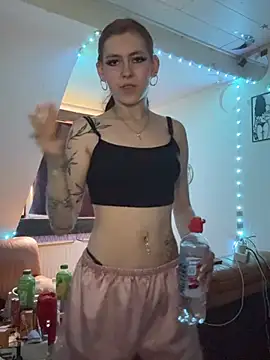 Lina-420 online show from June 2, 2026, 5:15 pm